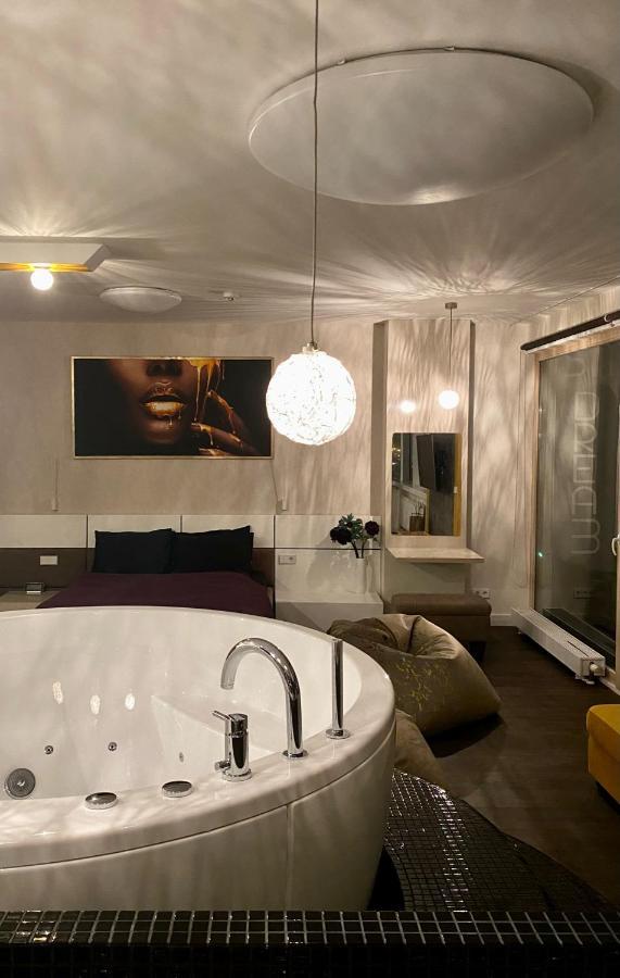 Appartement Sky Flat Jacuzzi 27 Floor à Klaipėda Extérieur photo