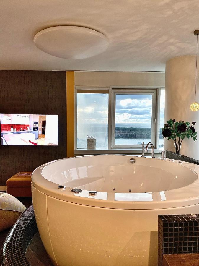 Appartement Sky Flat Jacuzzi 27 Floor à Klaipėda Extérieur photo