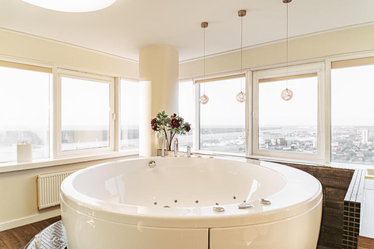 Appartement Sky Flat Jacuzzi 27 Floor à Klaipėda Extérieur photo