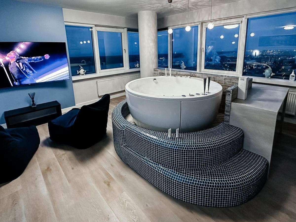 Appartement Sky Flat Jacuzzi 27 Floor à Klaipėda Extérieur photo